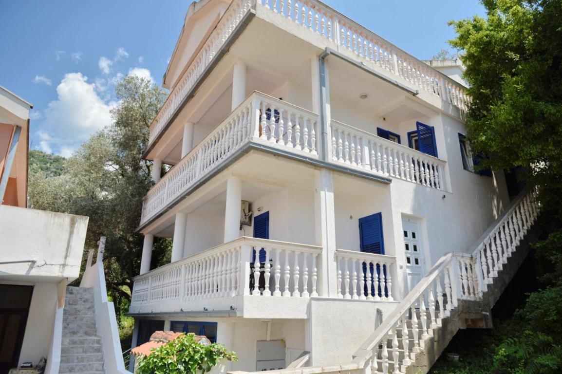Apartment Rafailovici Holiday Apartments